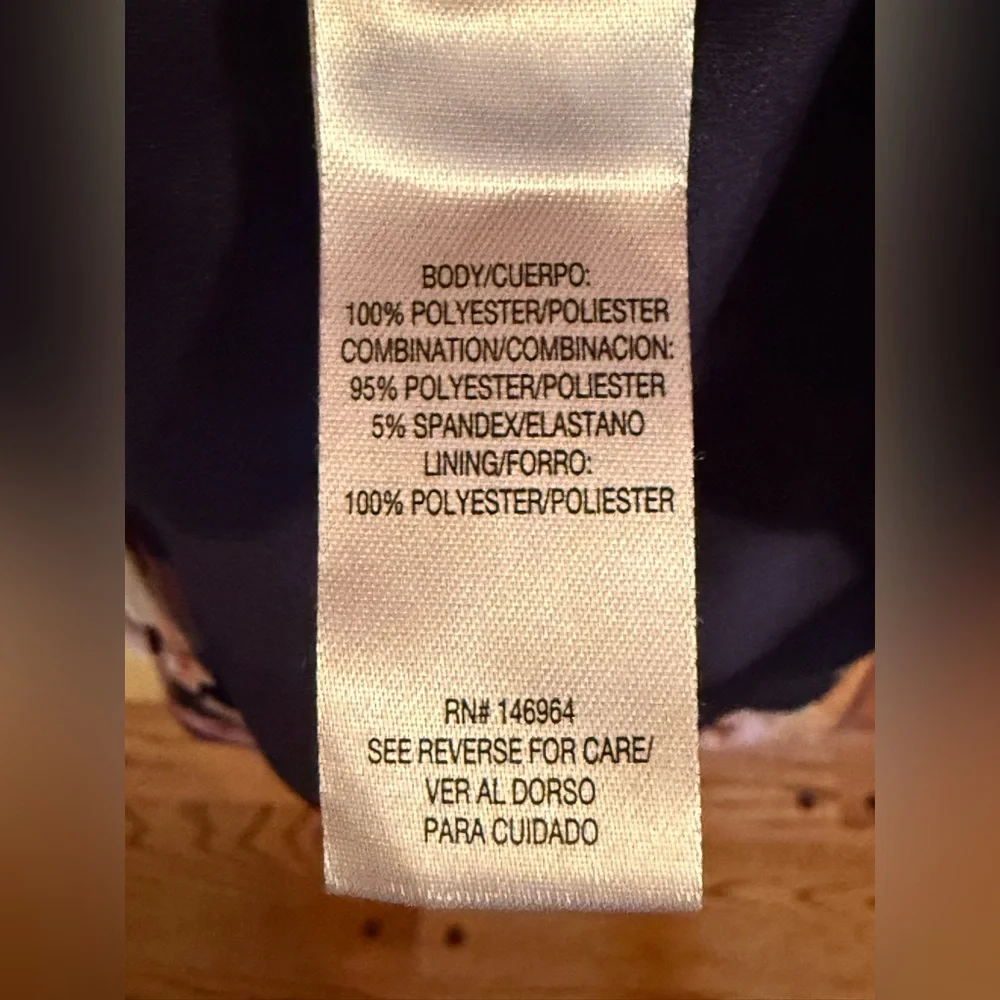 Size 18- women’s floor length dress. Worn once - Picture 5 of 6